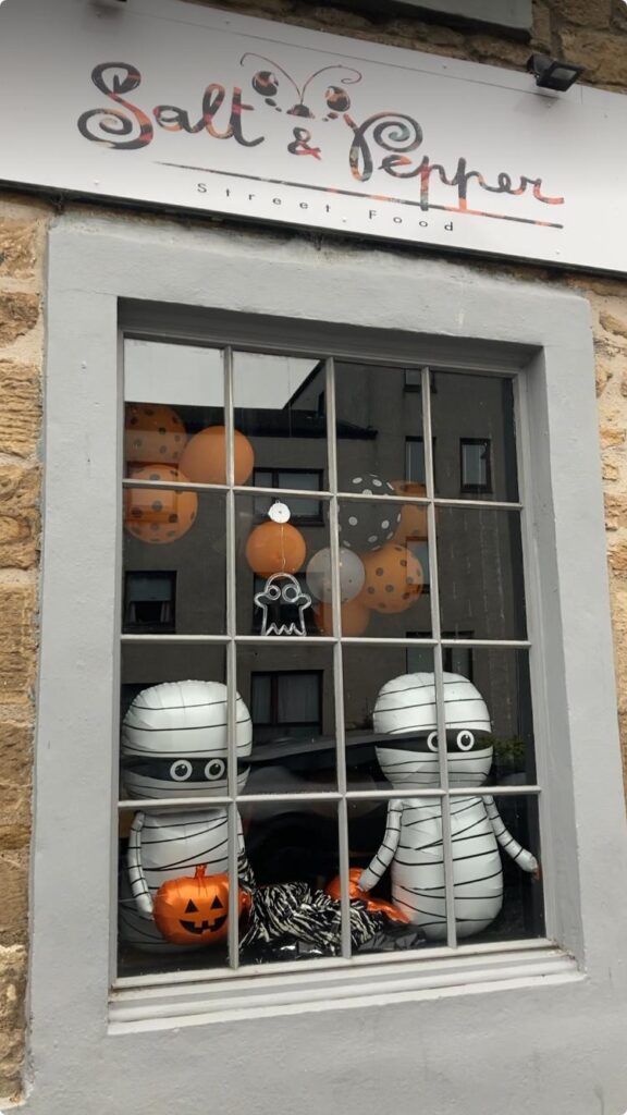 Salt n Pepper in Linlithgow getting in spirit of the Halloween Pumpkin trail