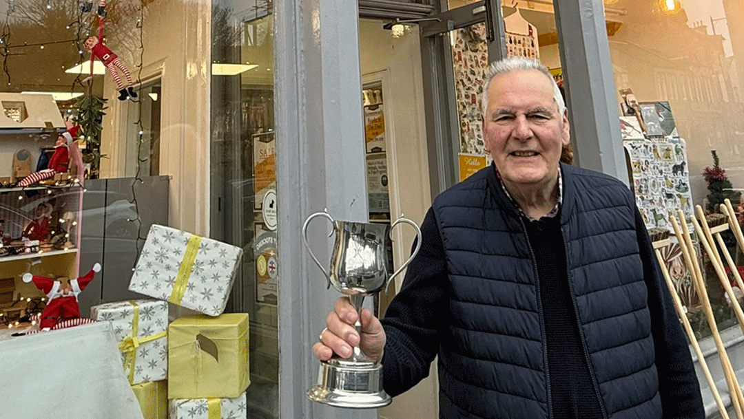 Linlithgow DIY “Elf House” Wins the annual festive windows public vote